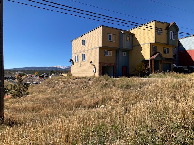 Building Photo - 813 Castello Ave