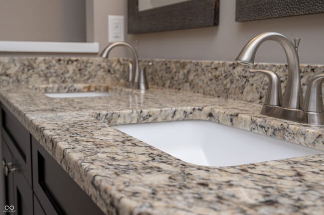 Building Photo - 428 Neuman Way