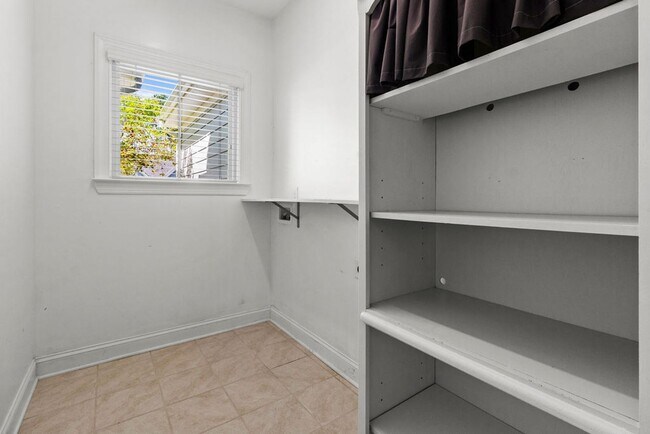 Building Photo - 4 Bedroom in Mimosa Bay with BONUS and BOAT ACCESS!