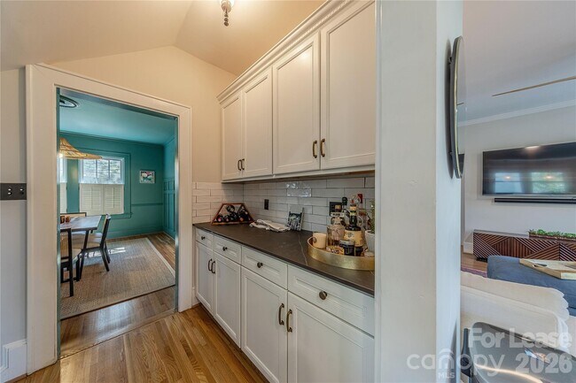 Building Photo - 2101 Dartmouth Pl