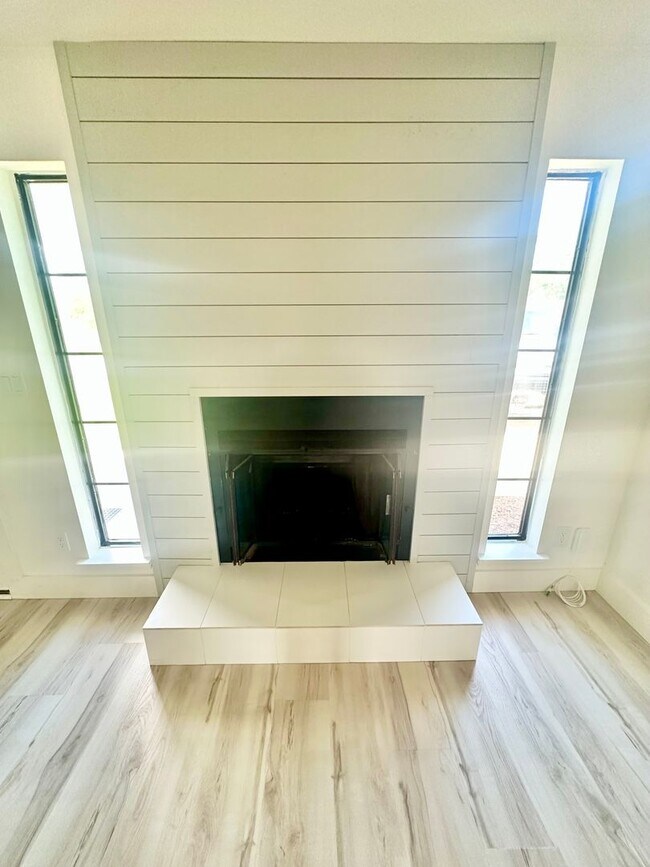 Building Photo - Nice 4 Bedroom 2 Bath House for Rent!