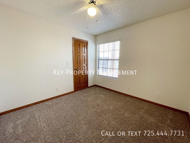 Building Photo - TWO STORY 4 BEDROOM WITH POOL NEAR SPRING ...