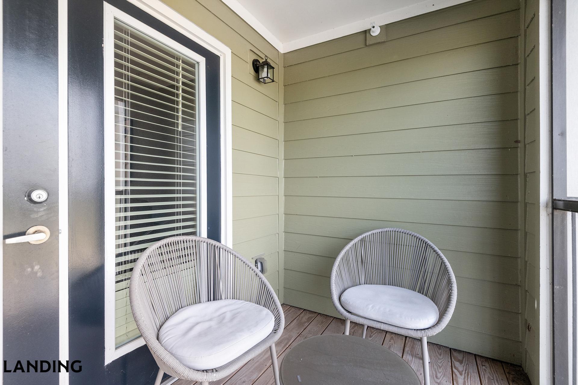 Building Photo - 305 Laredo Dr