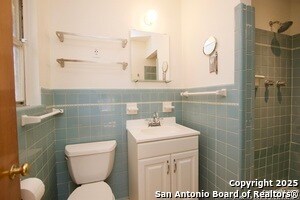 Building Photo - 922 Sumner Dr
