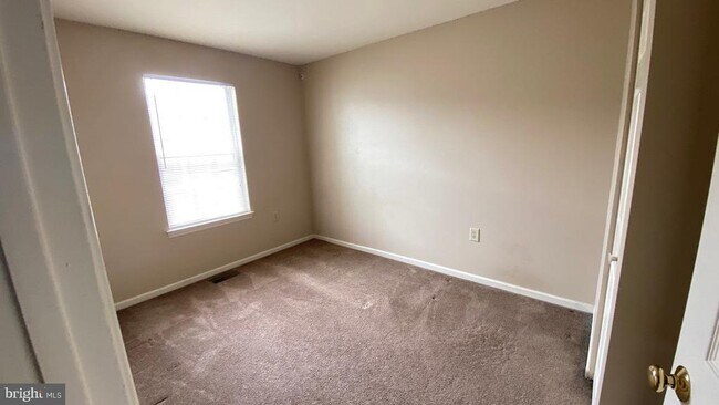 Building Photo - 2461 Medford Ct