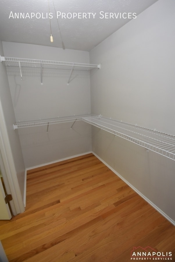 Building Photo - 528 Bay Green Dr