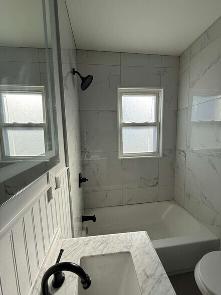 Building Photo - 216 Orange Ave