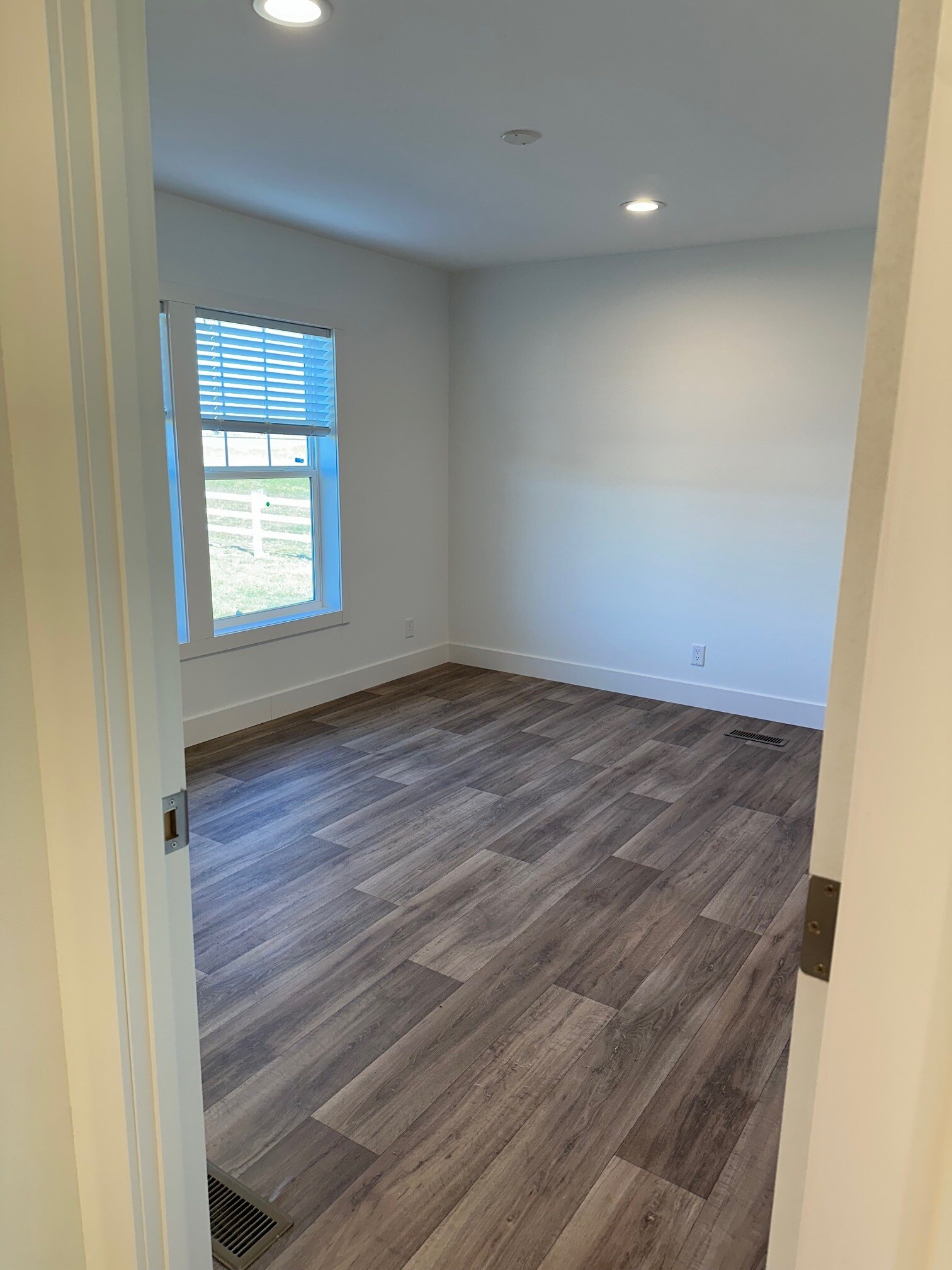 Building Photo - 3543 Warren Pl