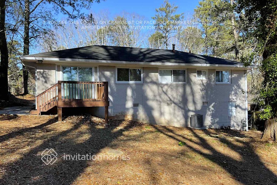 Building Photo - 2740 Bonnybrook Dr SW