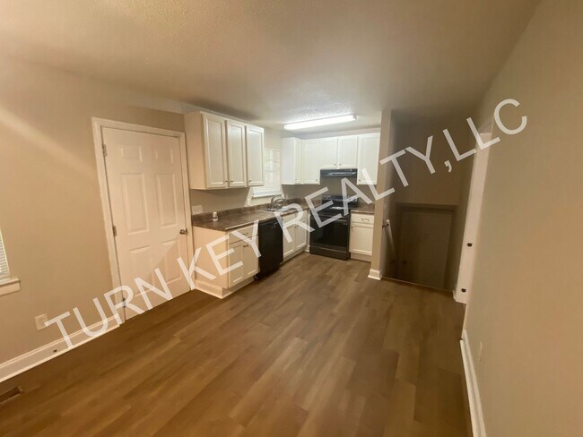 Building Photo - 1608 Azalea Dr