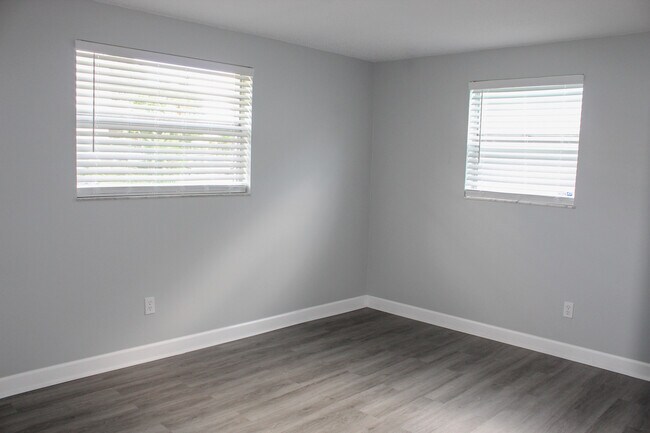 Building Photo - 178 175th Ave E