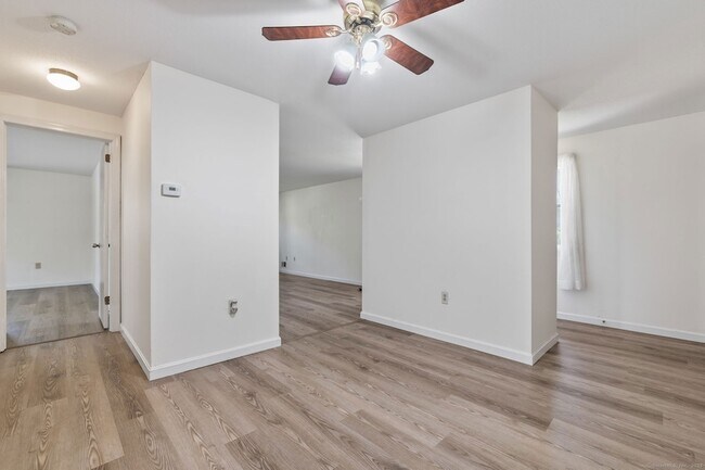 Building Photo - 339 Dunfey Ln