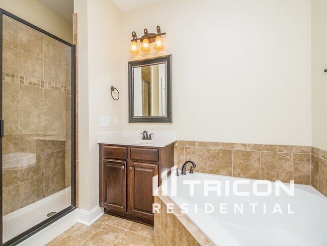 Building Photo - 3621 Jerry Anderson Dr