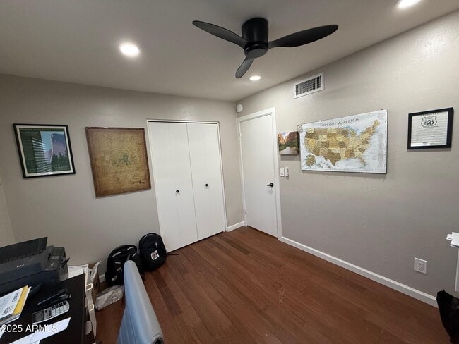 Building Photo - 5535 W Willow Ave