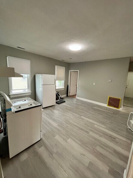 Building Photo - 16 Vale St