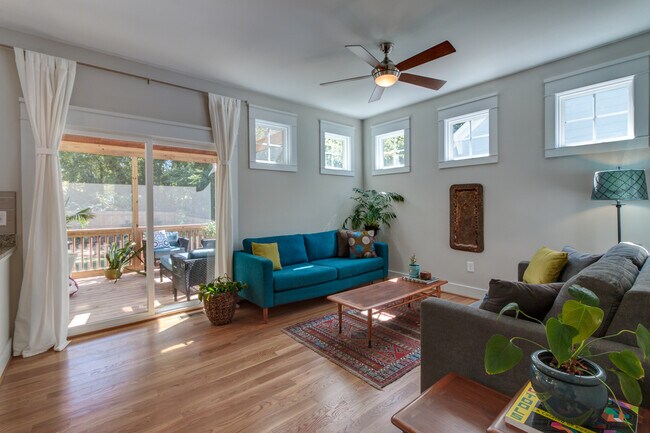 Building Photo - 703 Gerard St