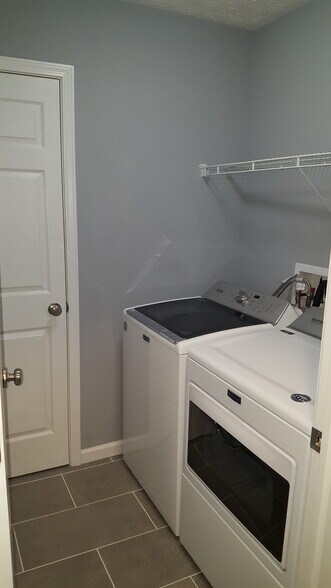 Building Photo - 5598 Dunston Dr