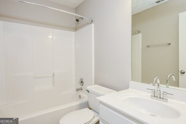 Building Photo - 3223 Deer Valley Dr NW