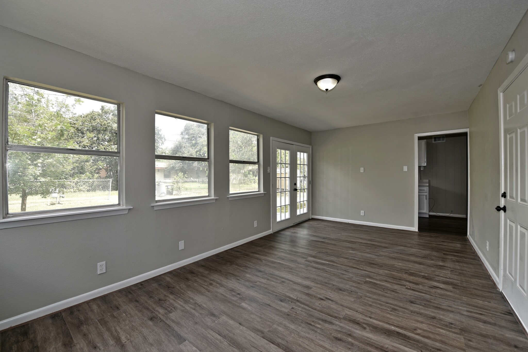Building Photo - 437 E Wright Blvd