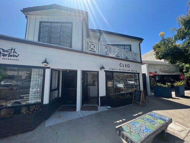 Building Photo - 5490 La Jolla Blvd