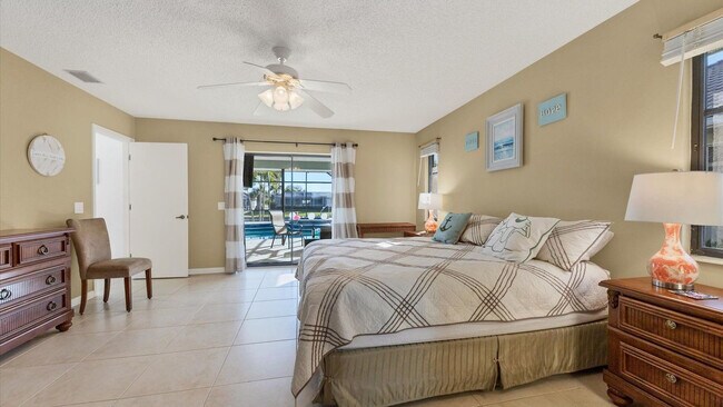 Building Photo - 830 Coronado Dr