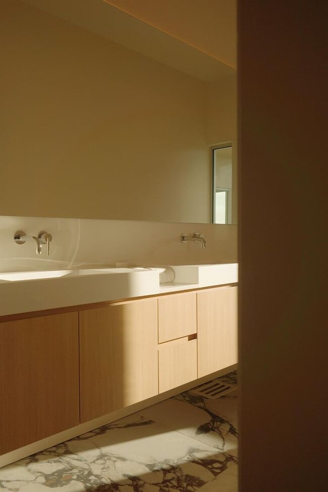Building Photo - 1022 Via Treviso