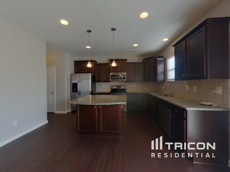 Building Photo - 10307 Atkins Ridge Dr