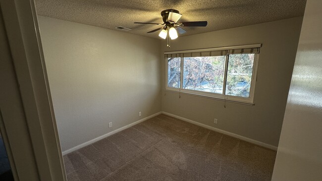 Guest Bedroom - 1415 La Terrace Cir