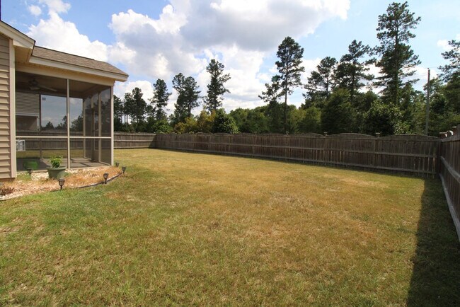 Building Photo - 870 Cormier Dr