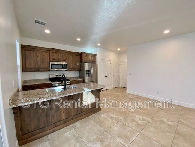 Building Photo - 2473 350 N