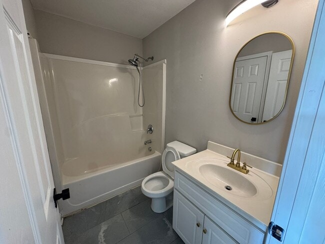 Building Photo - 210 Sunview Dr