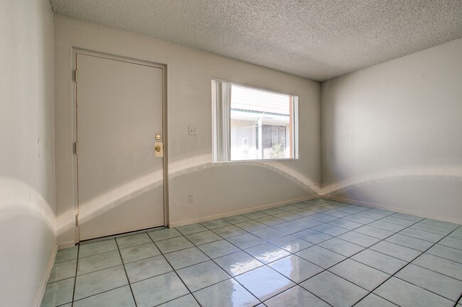Building Photo - 7850 E Glenrosa Ave