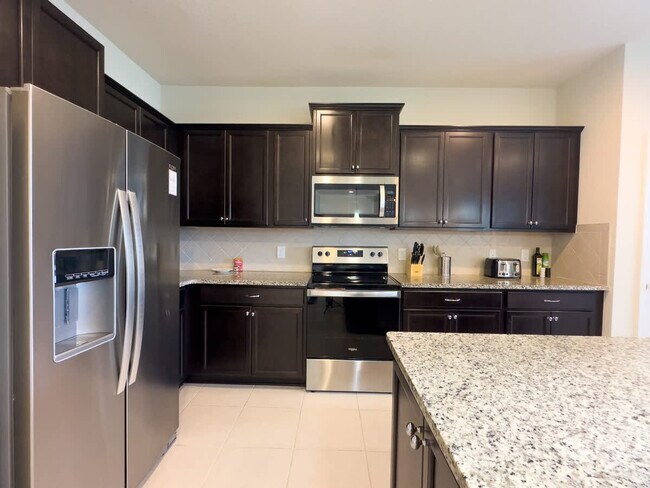 Building Photo - 2463 Tangier Dr