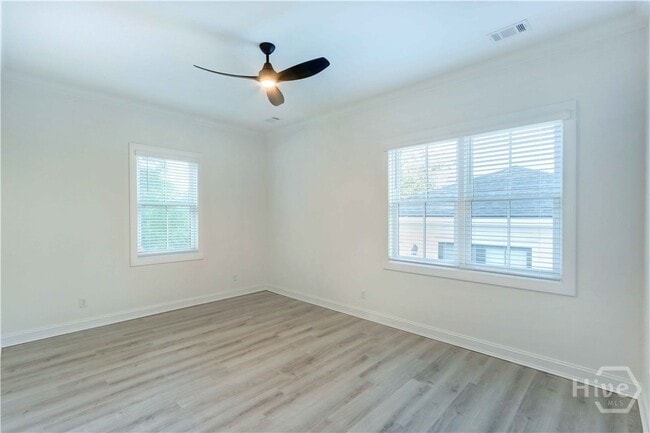 Building Photo - 222 W 39th St