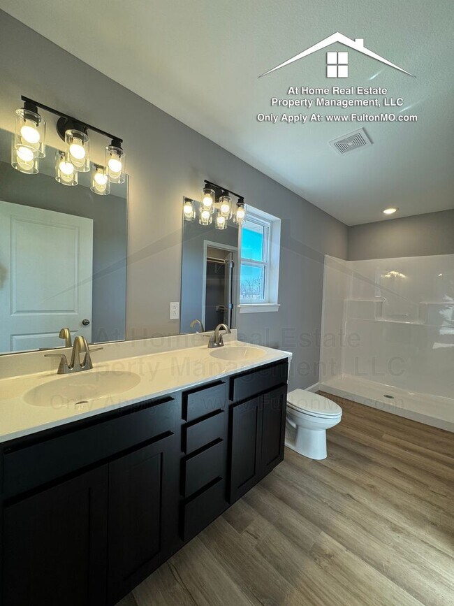 Building Photo - 2610 N Bluff St