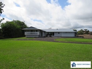 Building Photo - 500 Kaanini St