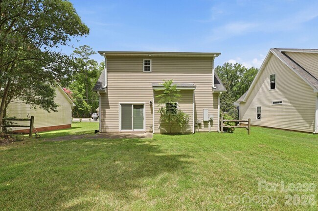 Building Photo - 1706 Dallas Ave