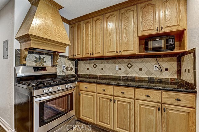 Building Photo - 1726 Oak Knoll Dr