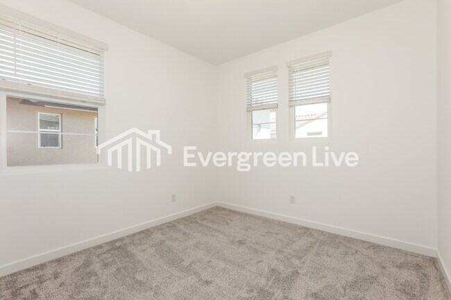 Building Photo - 10131 E Ulysses Ave