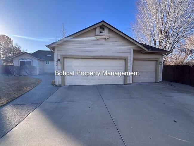 Building Photo - 1054 Camellia Ct