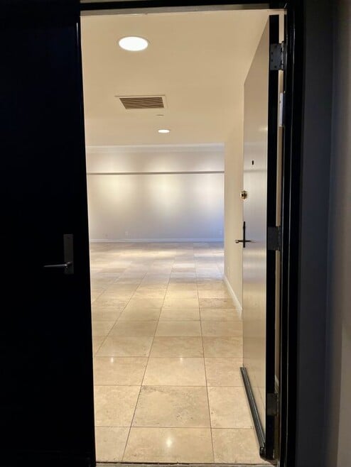 Building Photo - 10445 Wilshire Blvd