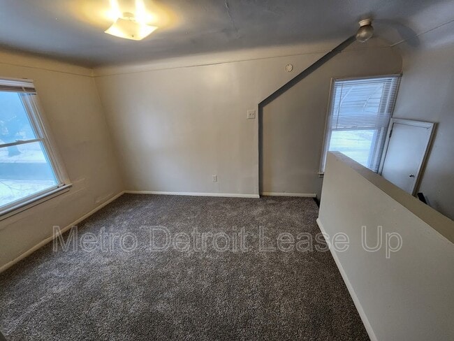 Building Photo - 12000 Plainview Ave