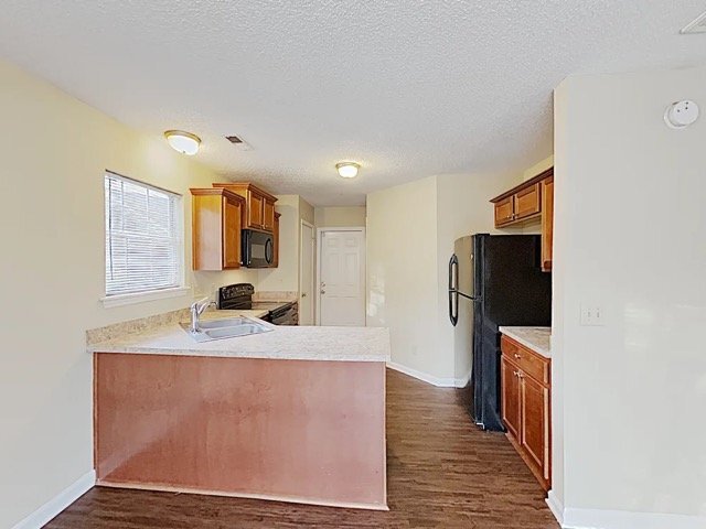 Building Photo - 8629 Lockerbie Ln