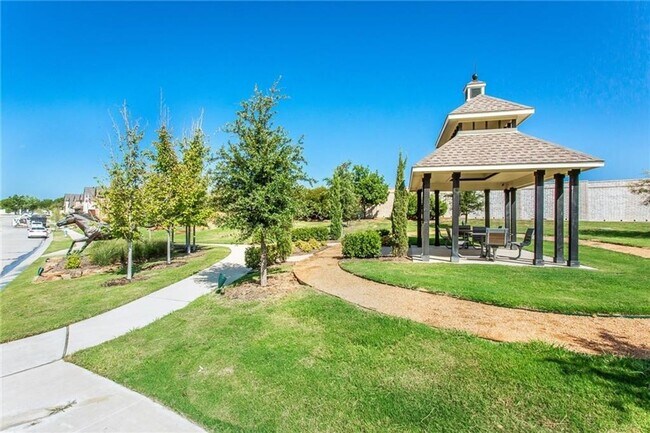 Building Photo - 2064 Remington Dr
