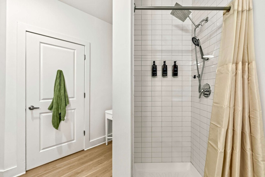 Building Photo - 455 14th St NW