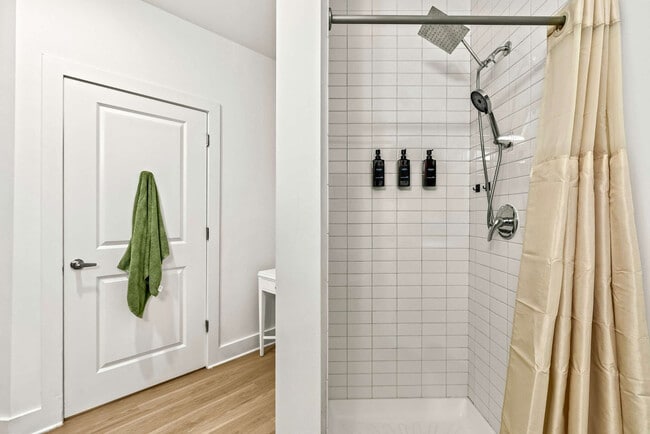 Building Photo - 455 14th St NW