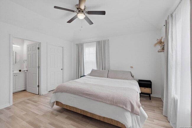 Building Photo - 2829 Wyoming St