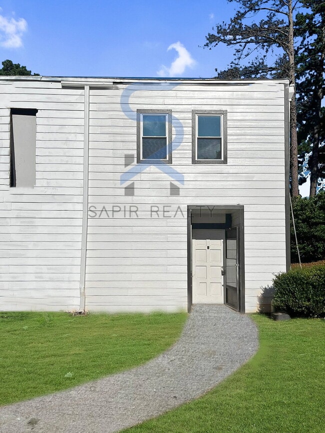 Building Photo - Move in before November 15th and choose yo...