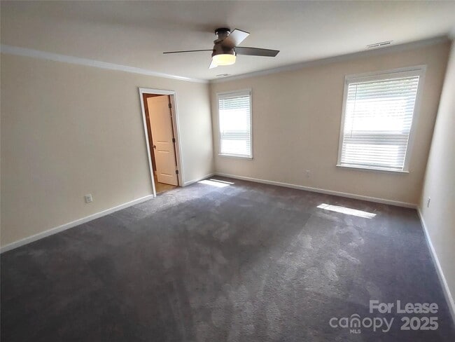 Building Photo - 7135 Thornrose Dr