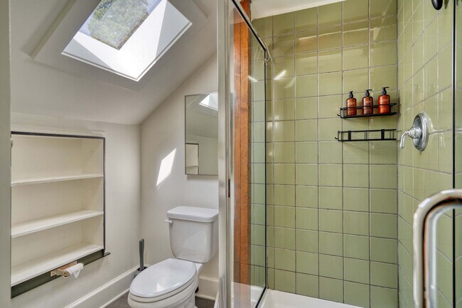 Building Photo - 1235 N Prescott St